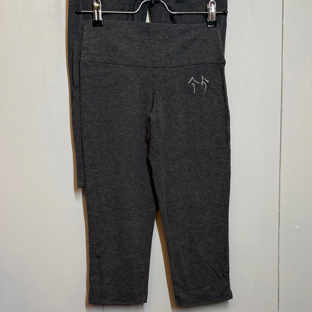 2 pair Green Apple Bamboo Yoga Capri Pants - Picture 3 of 5